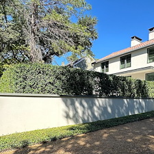 Premier-Cleaning-of-Stucco-Retaining-Wall-in-Highland-Park 2