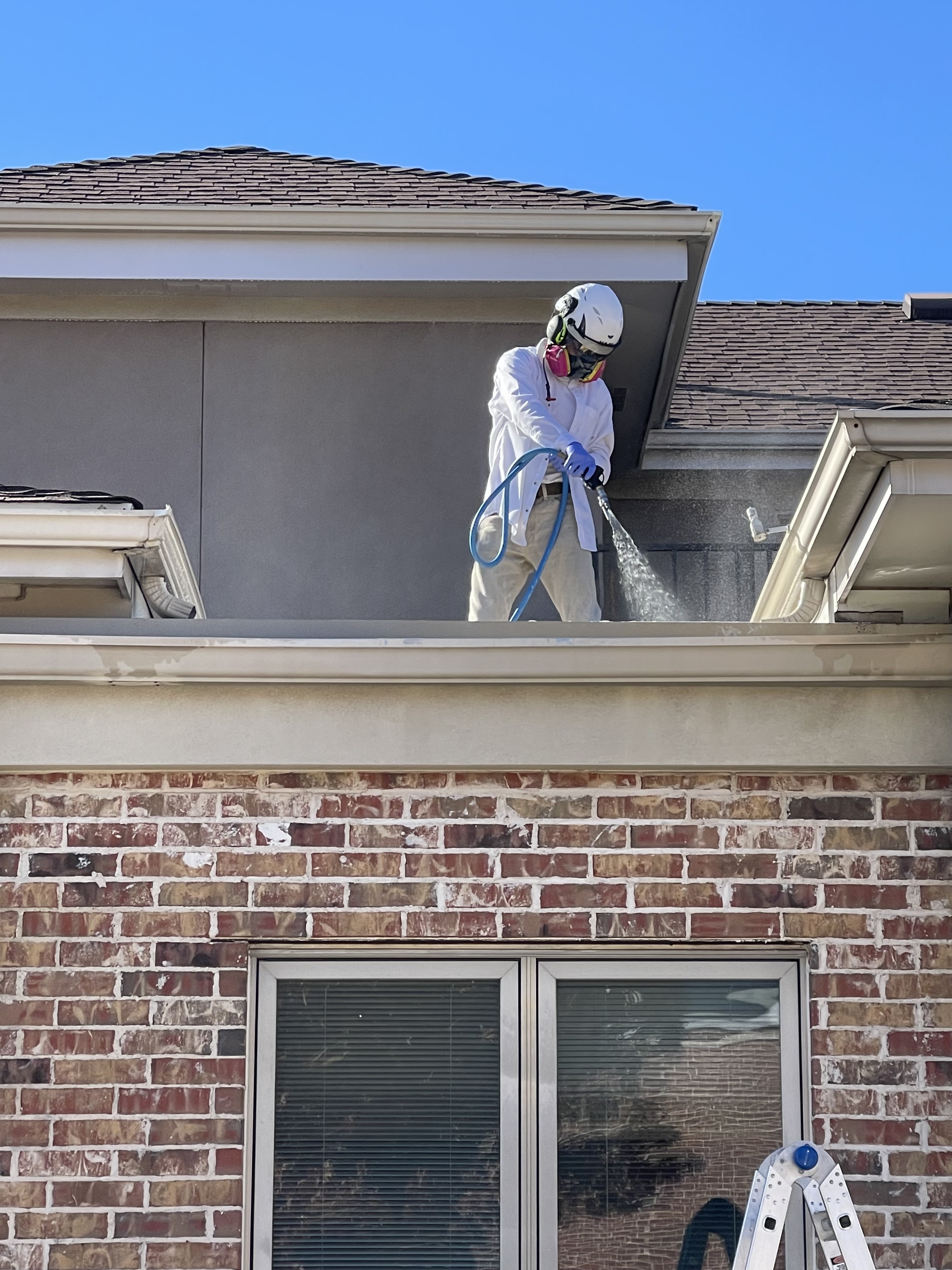 Roof Cleaning of a Doctor’s Office in Plano, Texas